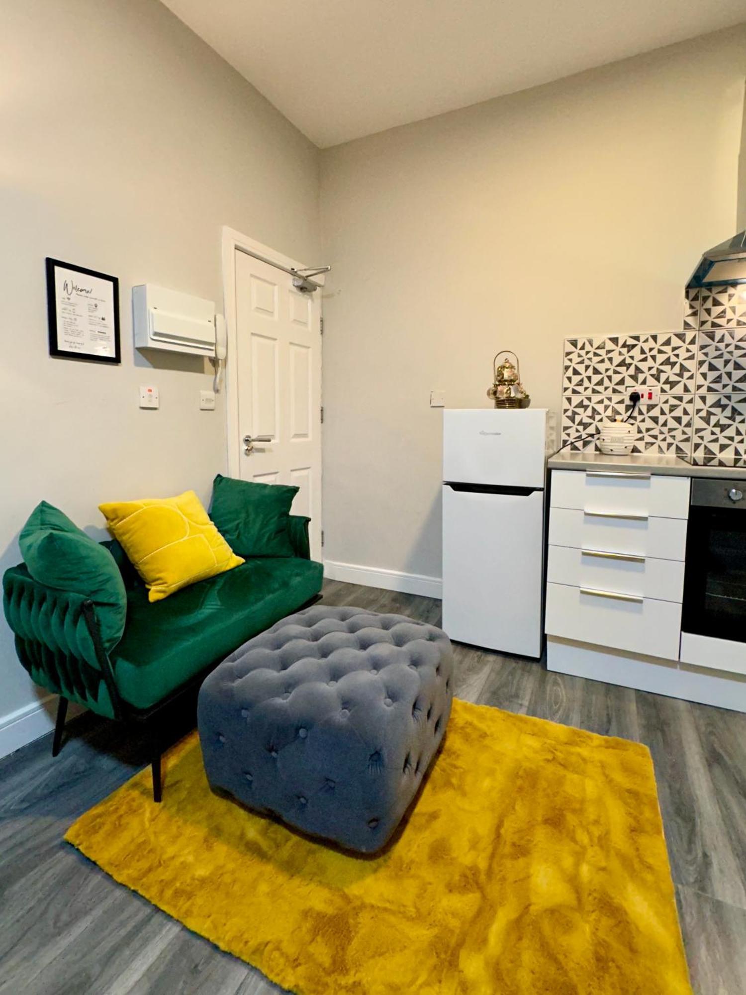 Private Luxurious City Studio-Daily,Weekly,Monthly Birmingham Eksteriør bilde