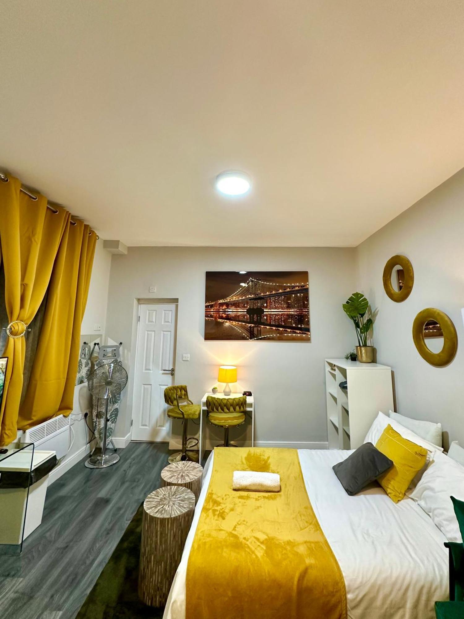 Private Luxurious City Studio-Daily,Weekly,Monthly Birmingham Eksteriør bilde
